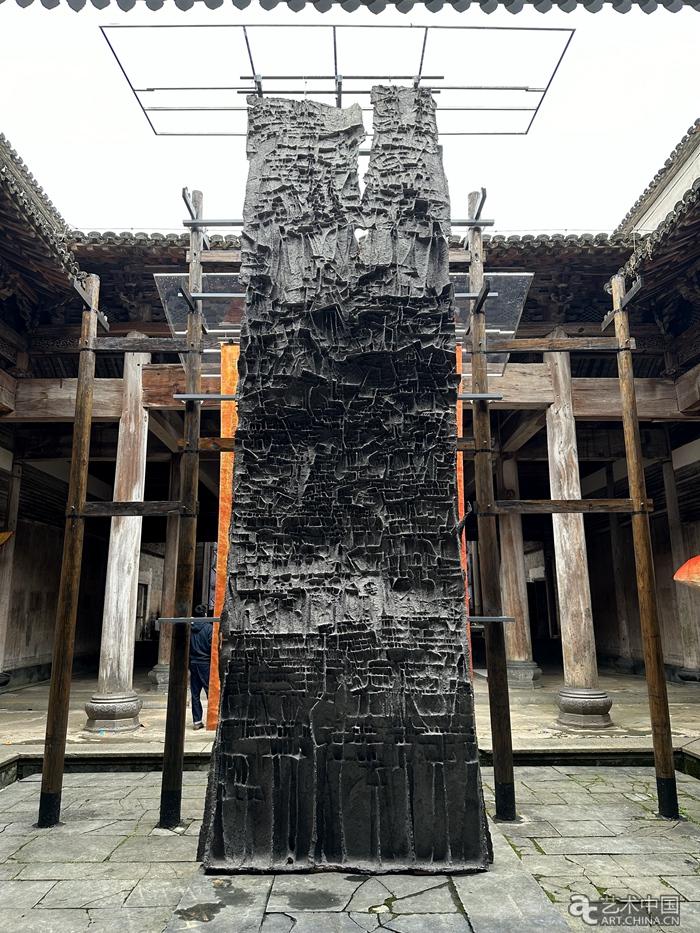 在黄山南屏村的祠堂里,开展一场纸文化的艺术复兴