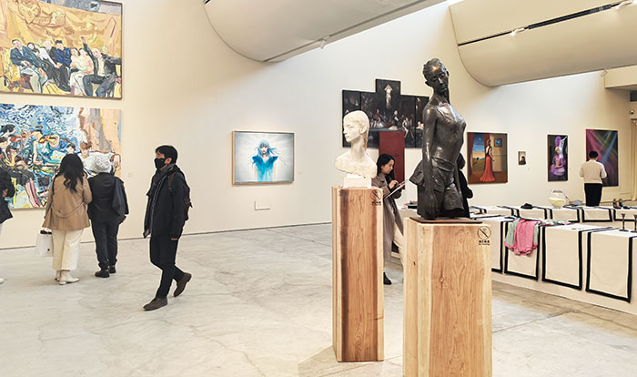 女性艺术大展“自我的呈现”:叩响从“她是谁”到“我是谁”的集体追问