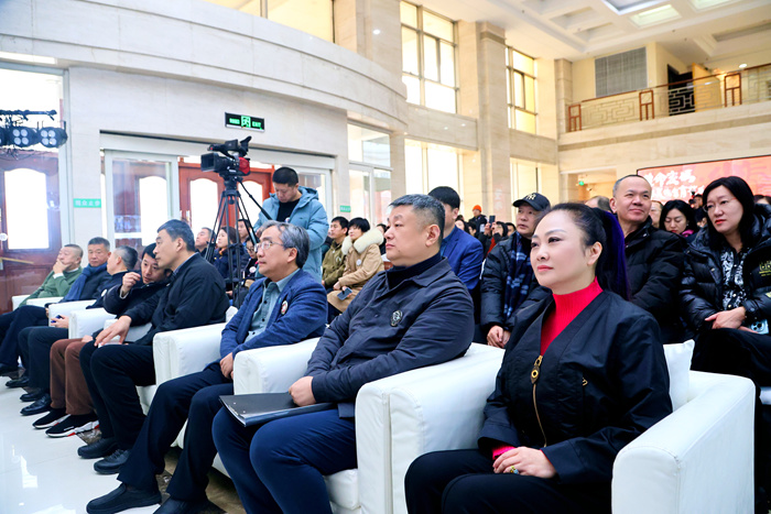 用艺术助力“亚冬会”,“韩美林生肖艺术展”第二次握手哈尔滨