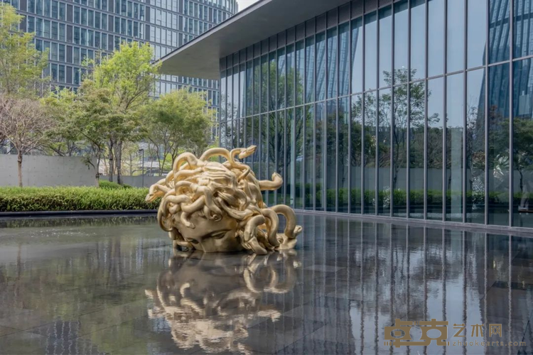 “预言的寓言”: 透过“可见与不可见”的多重关系,追问现代性的灵魂缺失