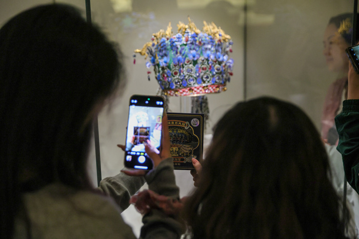 第100万件!国博凤冠冰箱贴缘何如此受宠?