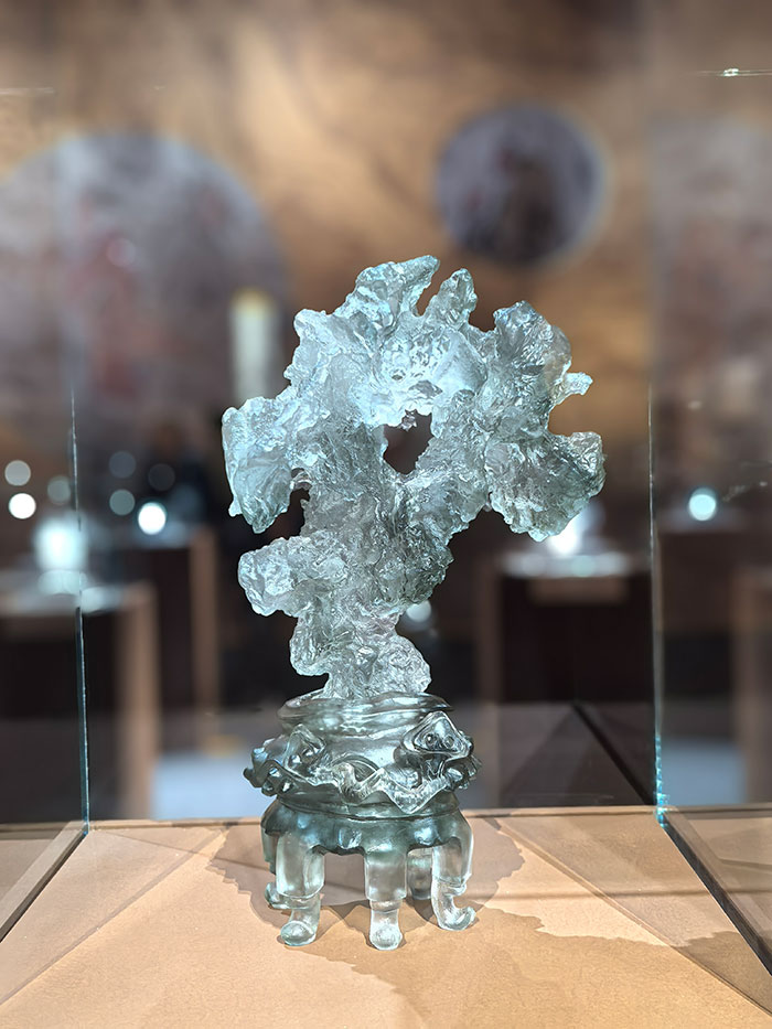 清凉剔透 流光溢彩——淄博琉璃艺术竟然这么美！