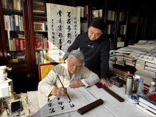 篆隶为骨 天趣为魂——李俊花鸟画的传统坚守与当代新声