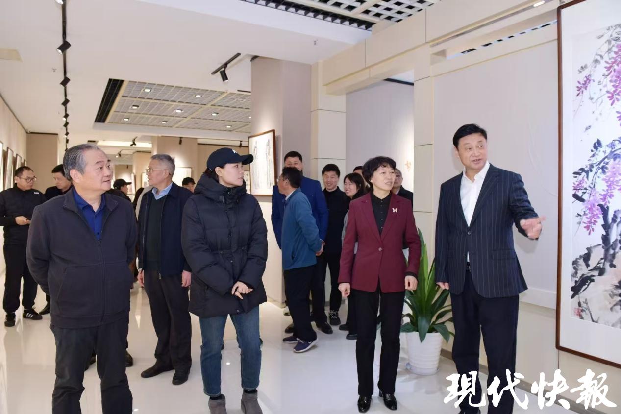 冠耀绿茵 墨铸风骨——泰州书画祝捷贺岁展举行