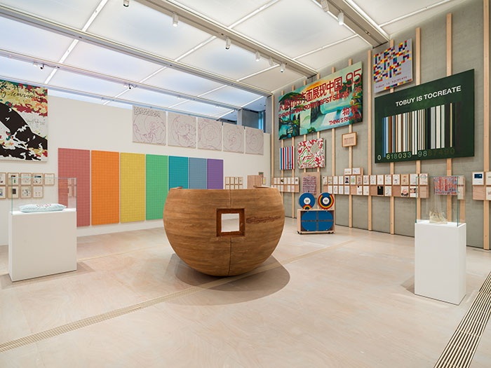 在“和平”被赋予“鸟”之前，如何看见一只鸟？