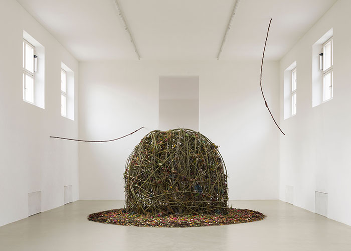 探索新的生命与感官交流模式——花儿听到蜜蜂了吗？第 15 届上海双年展开幕